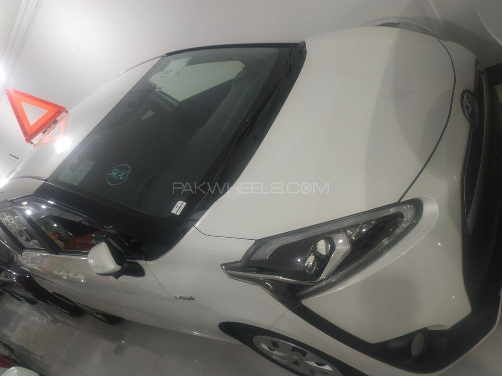 Toyota Sienta 2016 for Sale in Peshawar Image-1