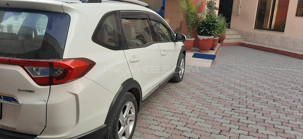 Honda BR-V 2017 for Sale in Lahore Honda BR-V 2017 for Sale in Lahore Image-6