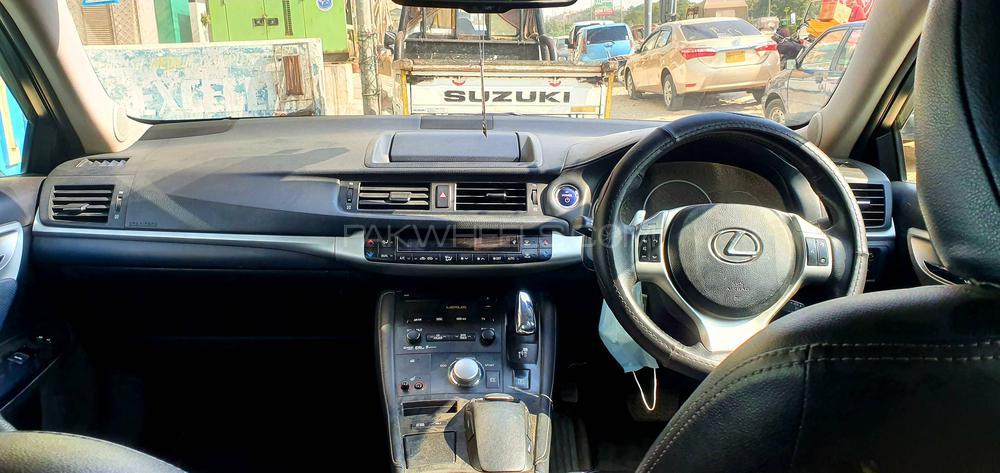 Lexus CT200h 2011 for Sale in Karachi Lexus CT200h 2011 for Sale in Karachi Image-4