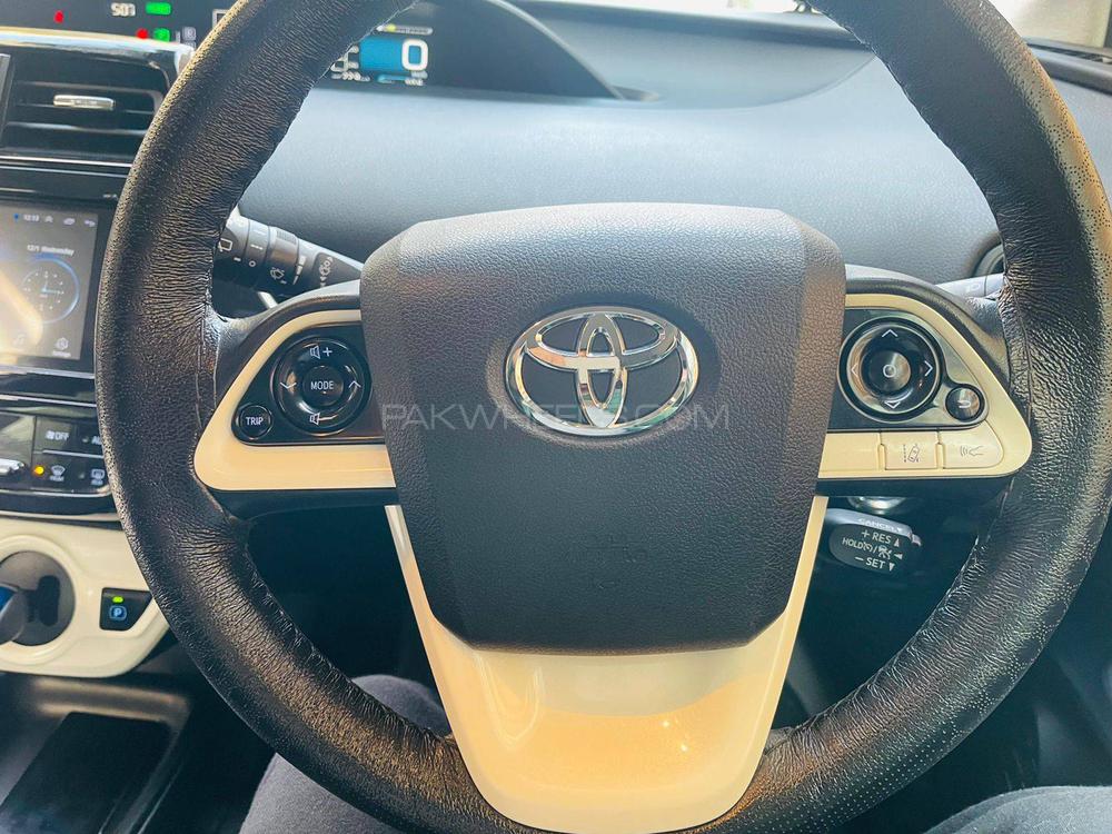 Toyota Prius 2016 for Sale in Sialkot Toyota Prius 2016 for Sale in Sialkot Image-7