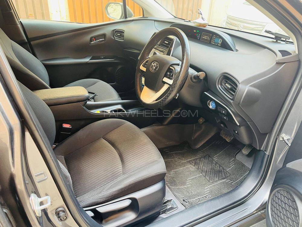 Toyota Prius 2016 for Sale in Sialkot Toyota Prius 2016 for Sale in Sialkot Image-14