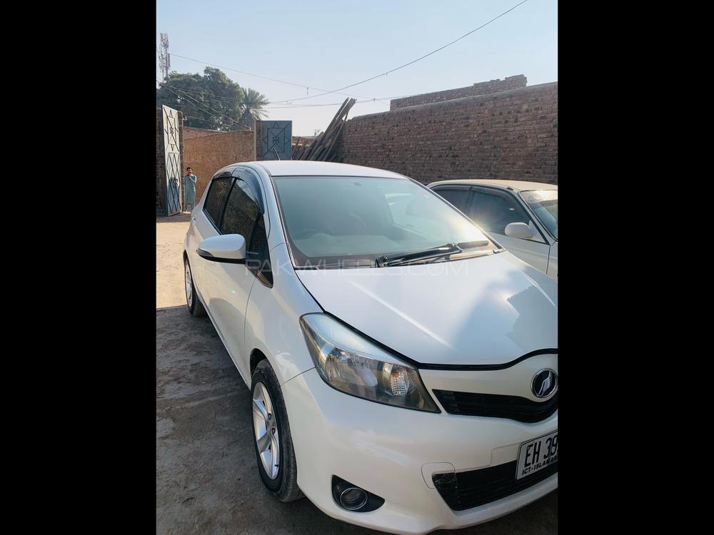 Toyota Vitz 2011 for Sale in Peshawar Toyota Vitz 2011 for Sale in Peshawar Image-5