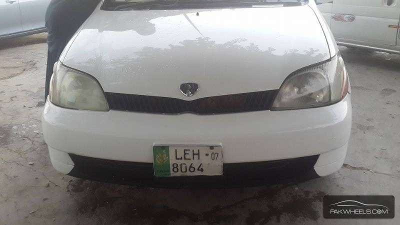 Toyota Platz 2000 for Sale in Peshawar Image-1