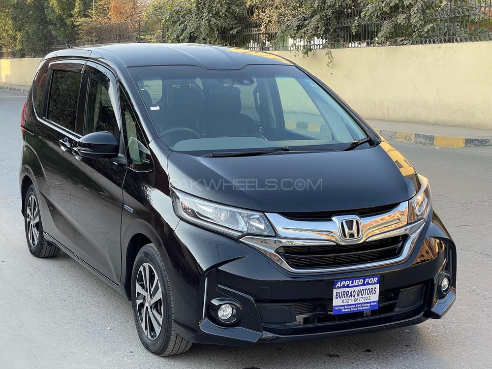 Honda Freed 2017 for Sale in Faisalabad Image-1