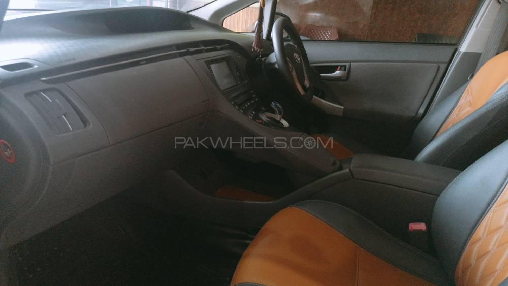 Toyota Prius 2011 for Sale in Gujranwala Toyota Prius 2011 for Sale in Gujranwala Image-6