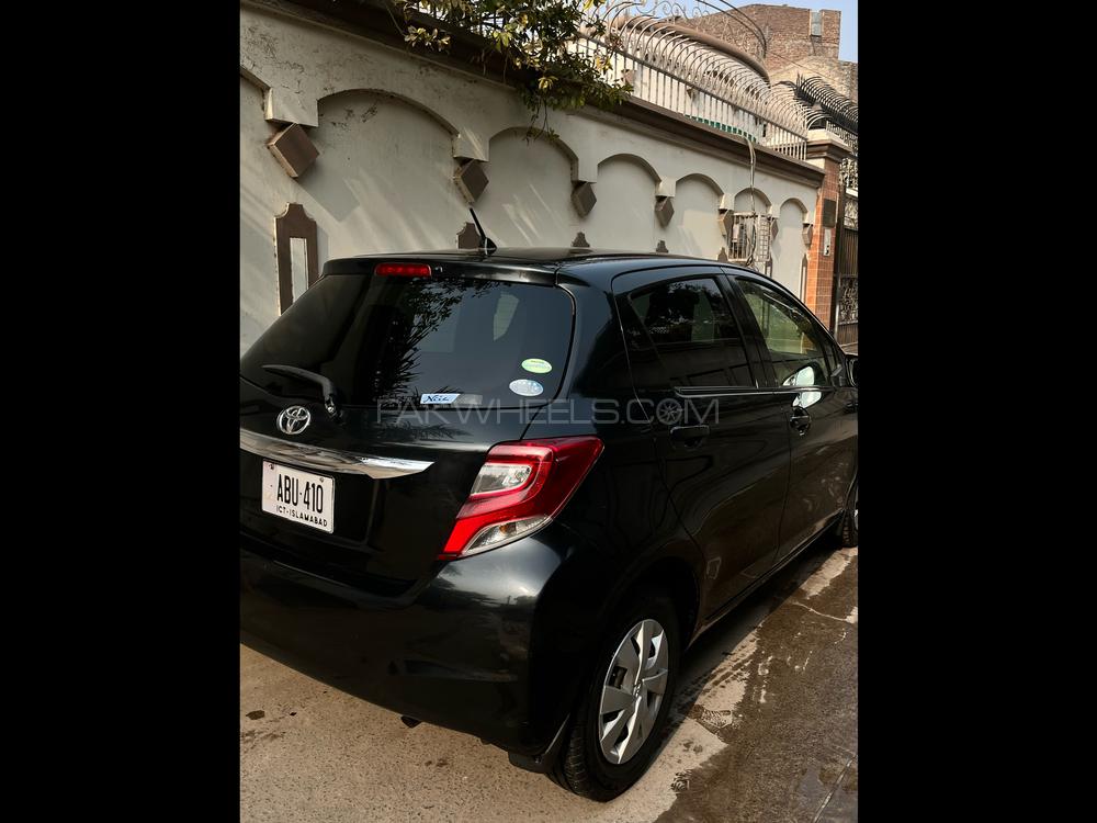 Toyota Vitz 2016 for Sale in Jhang Toyota Vitz 2016 for Sale in Jhang Image-3