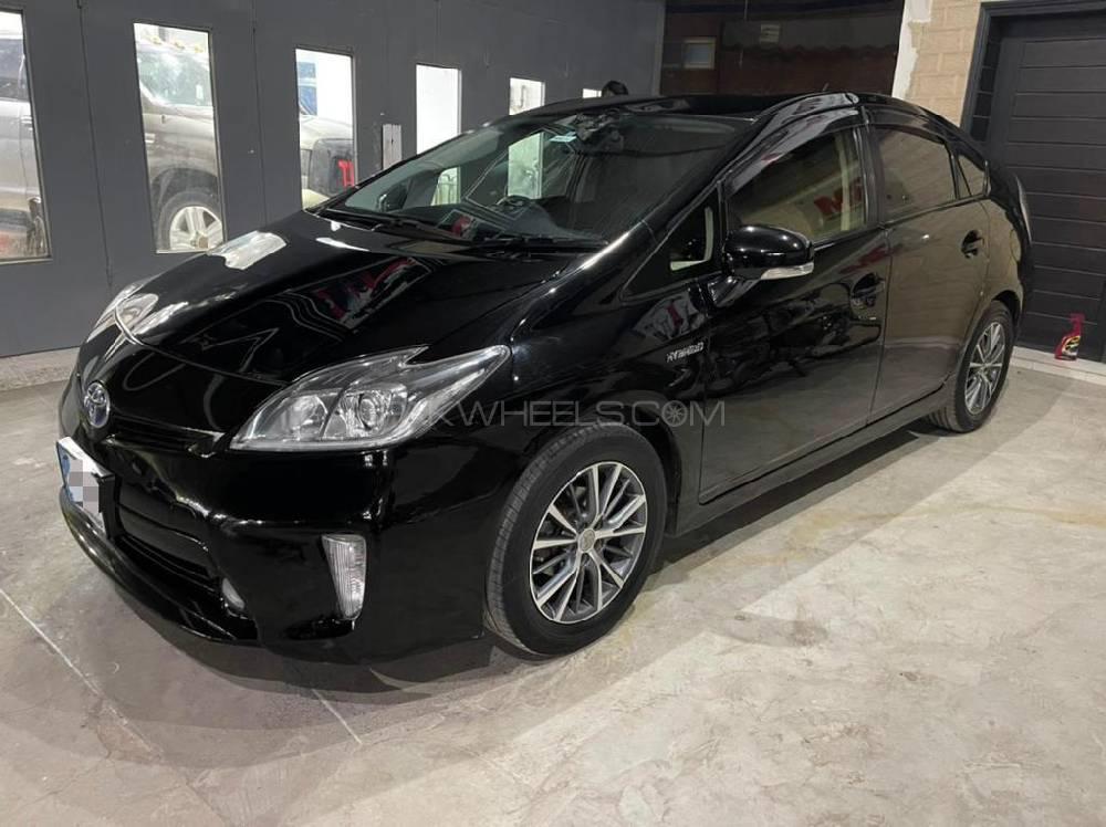 Toyota Prius 2013 for Sale in Islamabad Toyota Prius 2013 for Sale in Islamabad Image-2