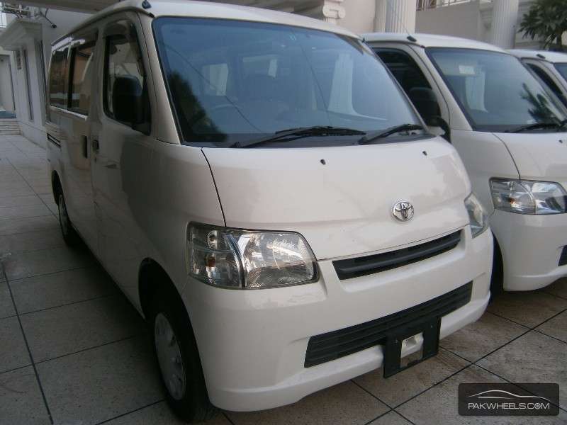 Toyota Town Ace 2009 for Sale in Lahore Image-1