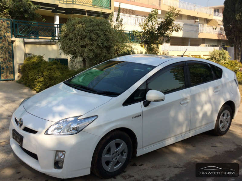 Toyota Prius 2011 for Sale in Islamabad Image-1