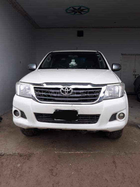 Toyota Hilux 2012 for Sale in Fateh Jang Image-1