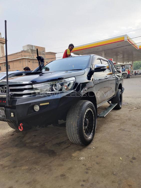 Toyota Hilux 2017 for Sale in Karachi Toyota Hilux 2017 for Sale in Karachi Image-3
