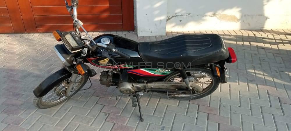 Honda CD 70 2017 for Sale in Karachi Image-1