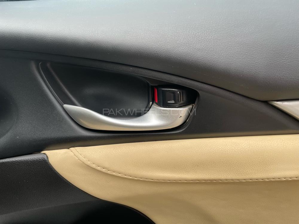 Honda Civic 2016 for Sale in Multan Honda Civic 2016 for Sale in Multan Image-15