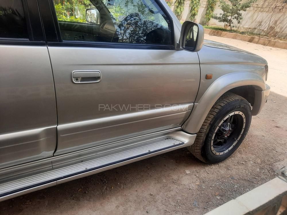 Toyota Surf - 1999 Monster Image-1
