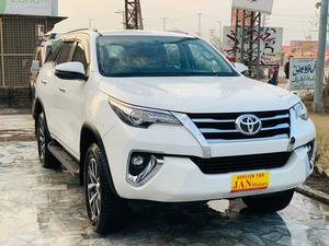Toyota Fortuner 2.7 V 2021 for Sale in Peshawar
