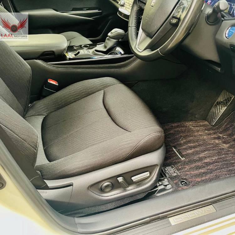 Toyota Crown 2018 for Sale in Lahore Toyota Crown 2018 for Sale in Lahore Image-12