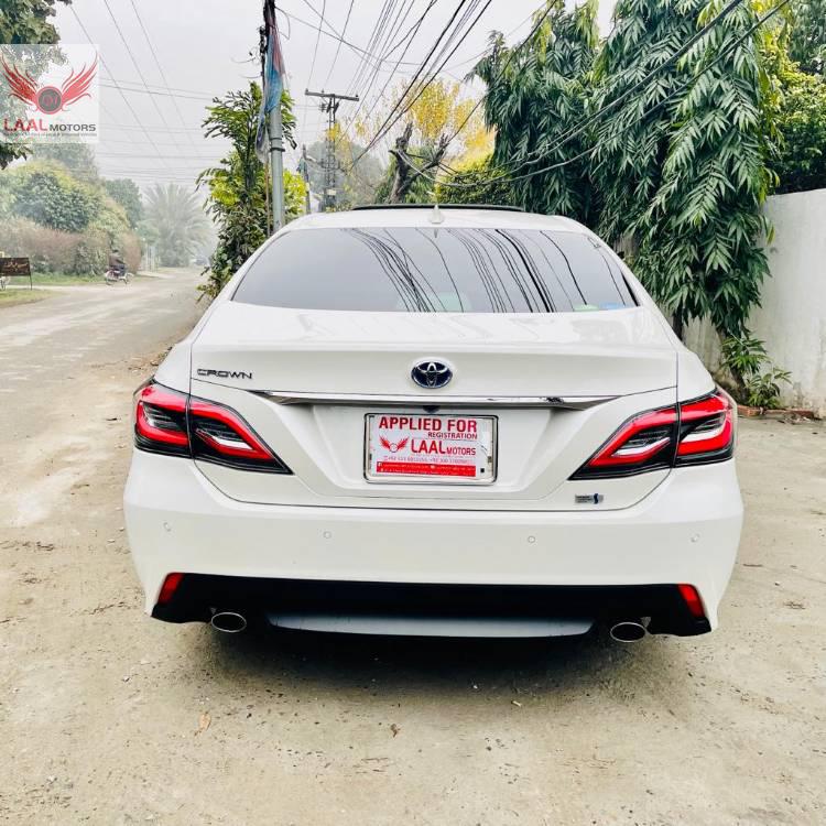 Toyota Crown 2018 for Sale in Lahore Toyota Crown 2018 for Sale in Lahore Image-15