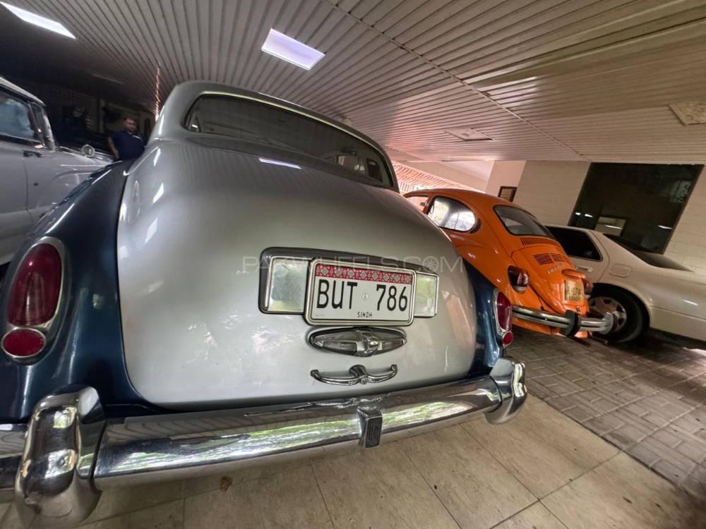 Rolls Royce Phantom - 1957  Rolls Royce Phantom - 1957  Image-8