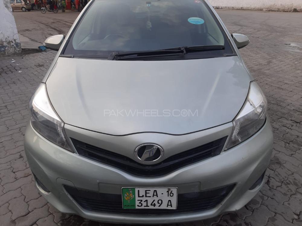 Toyota Vitz 2013 for Sale in Lahore Image-1