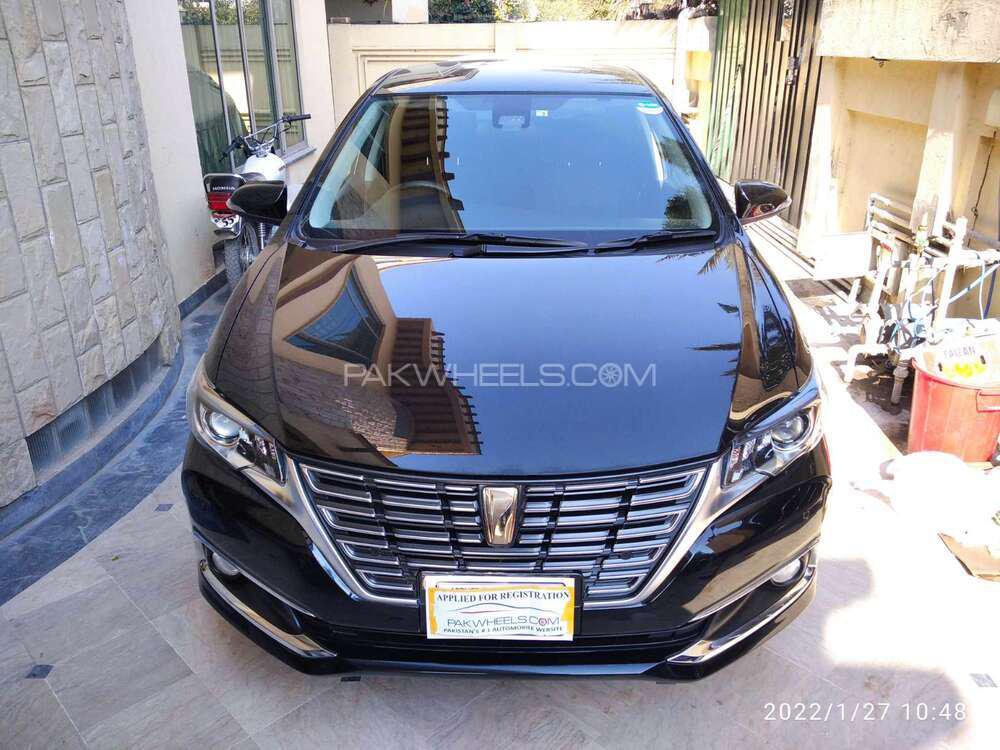 Toyota Premio 2018 for Sale in Islamabad Image-1