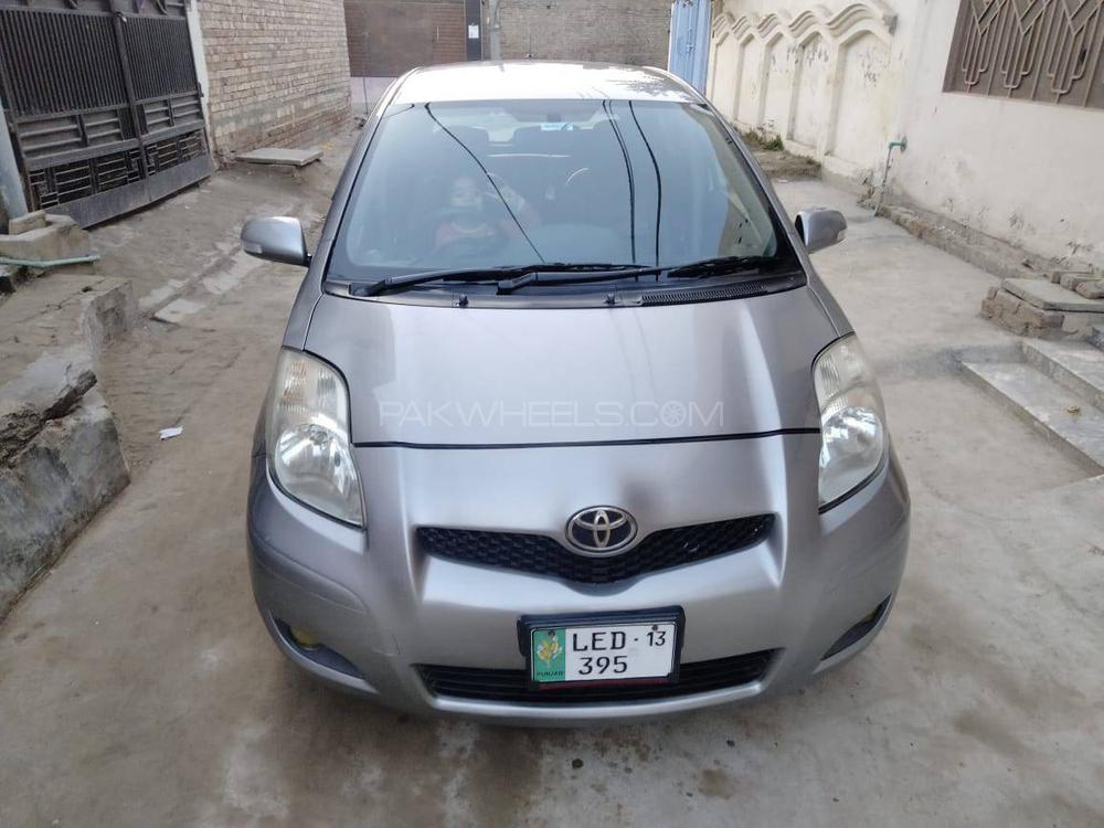 Toyota Vitz 2010 for Sale in Bahawalnagar Image-1