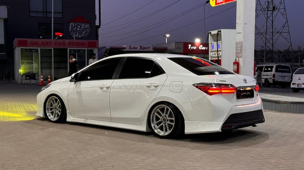 Toyota Corolla - 2024 Milky Image-1