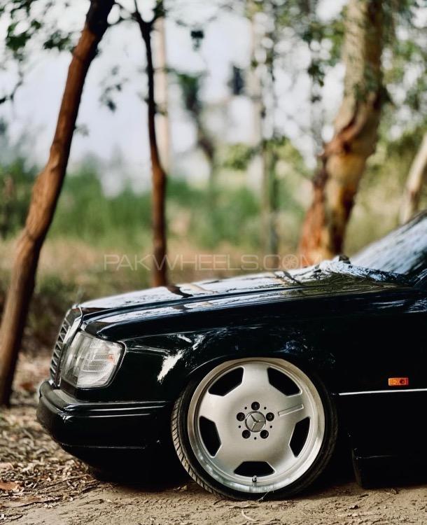 مرسڈیز بینز ای کلاس - 1986 BENZO Image-1