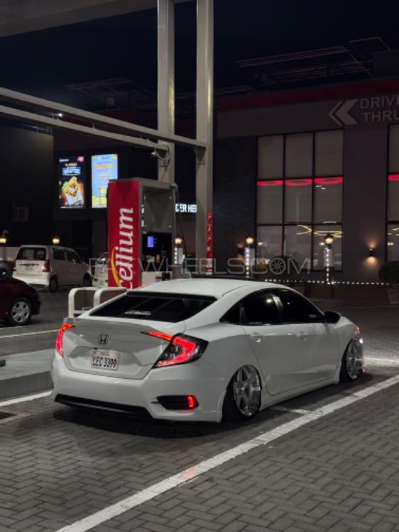 Honda Civic - 2017 Bagged Si Image-1
