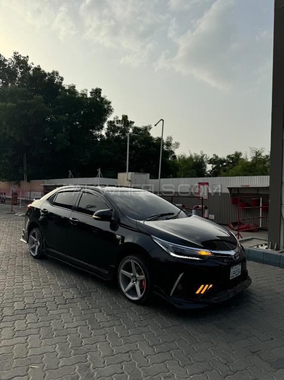 Toyota Corolla - 2015 Blackie Image-1