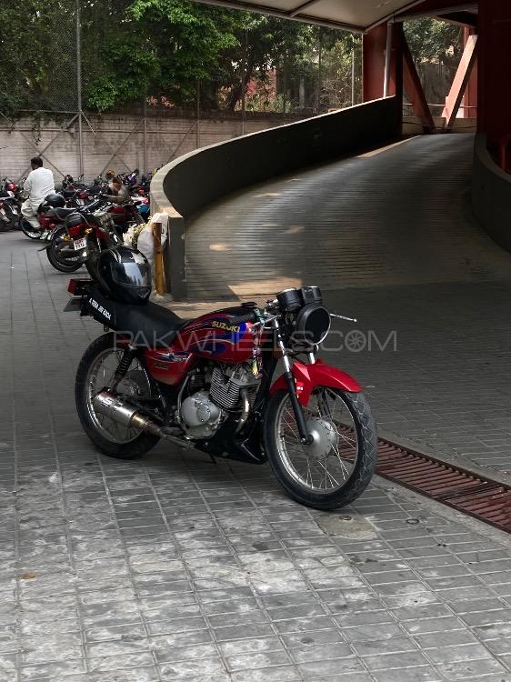 Suzuki GS 150 - 2010 Shera Image-1