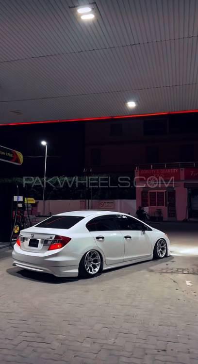 Honda Civic - 2013  Image-1