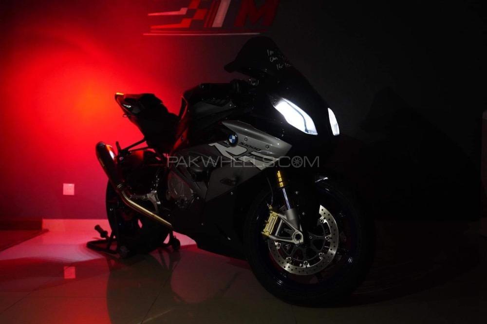 BMW S1000RR - 2017 Beemer  Image-1