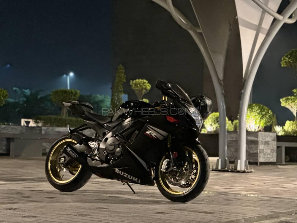 Suzuki GSX-R750 - 2013  Image-1