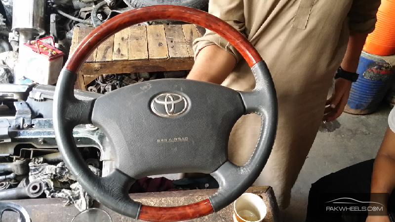 prado 2004 wooden steering wheel  Image-1