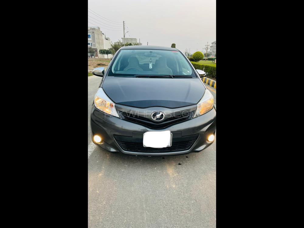 Toyota Vitz 2014 for Sale in Sahiwal Image-1