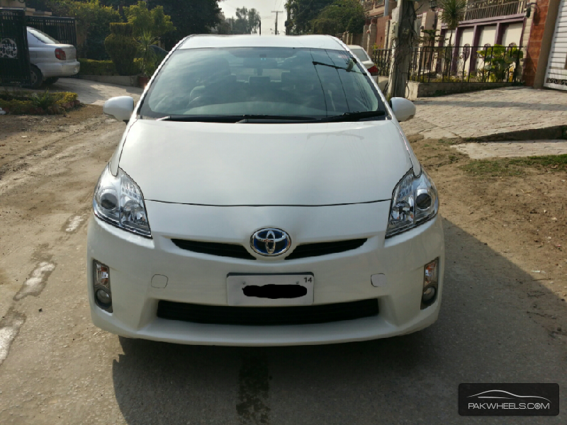 Toyota Prius 2011 for Sale in Islamabad Image-1