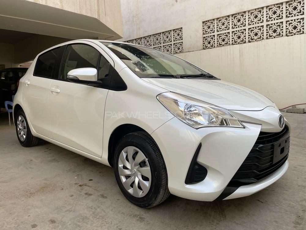 Toyota Vitz 2018 for Sale in Karachi Image-1