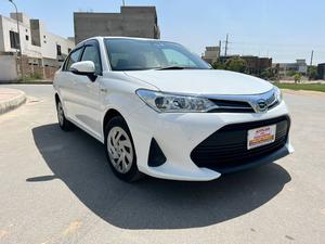 Toyota Corolla Axio Hybrid 1.5 2018 for Sale in Multan