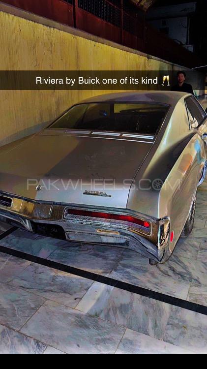 Buick Riviera - 1983 Buick hk Image-1