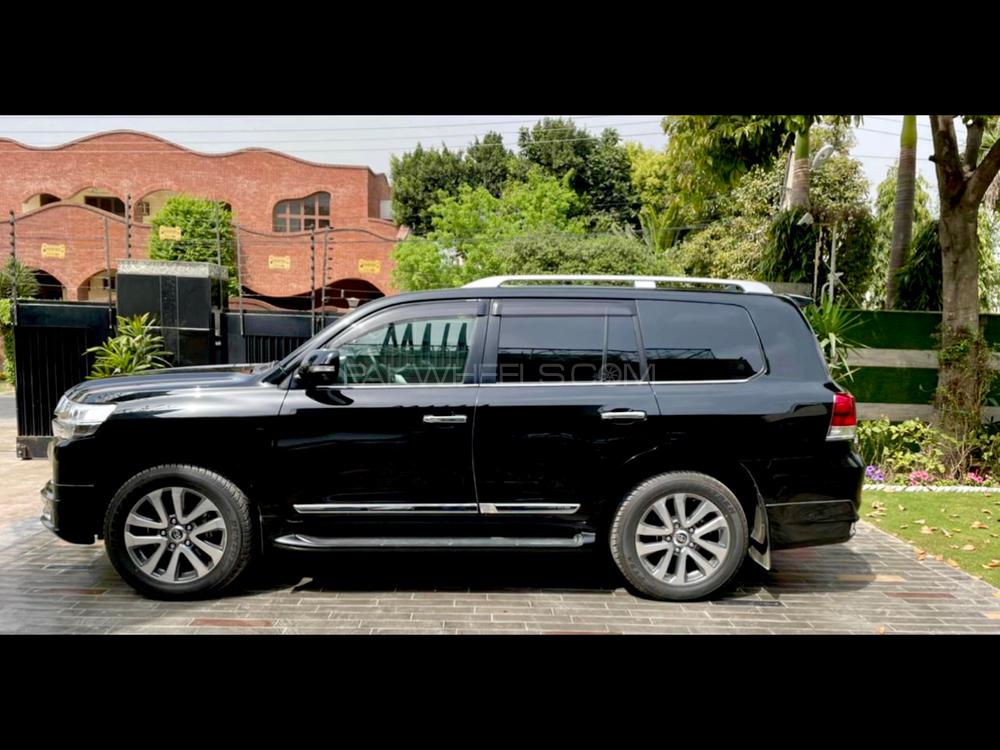 Toyota Land Cruiser 2015 for Sale in Lahore Image-1
