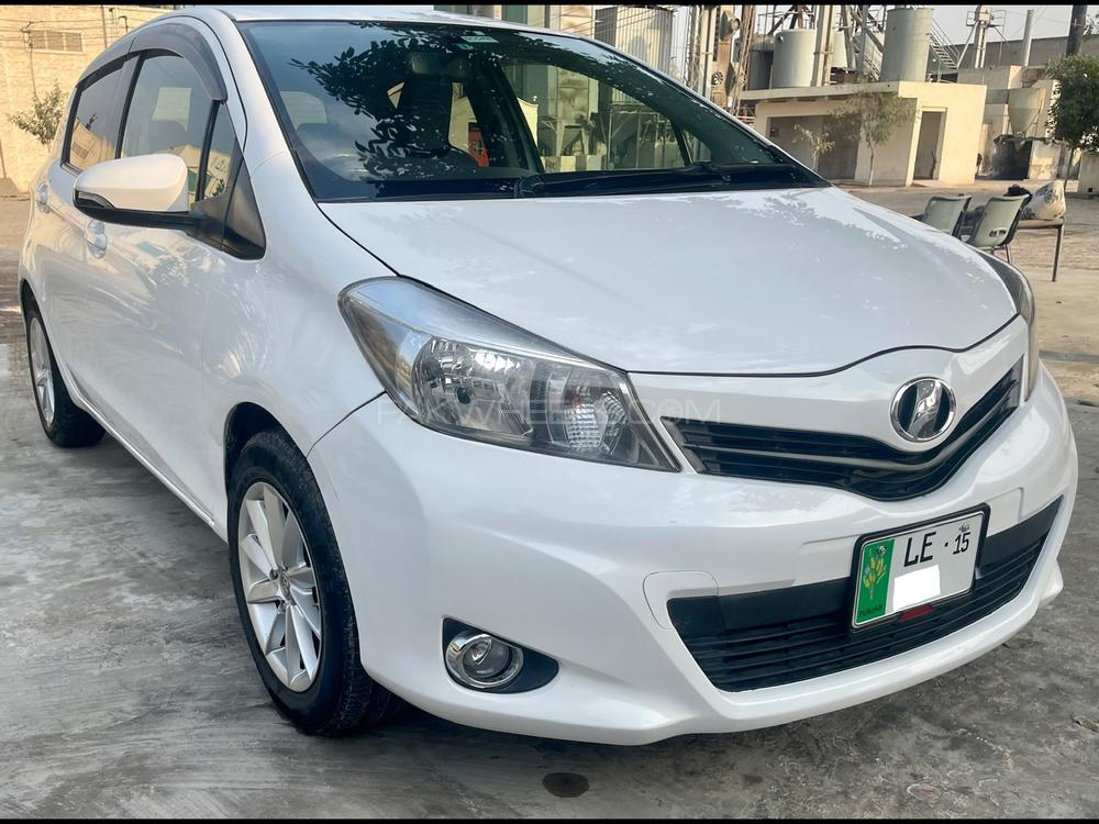 Toyota Vitz 2011 for Sale in Sahiwal Image-1