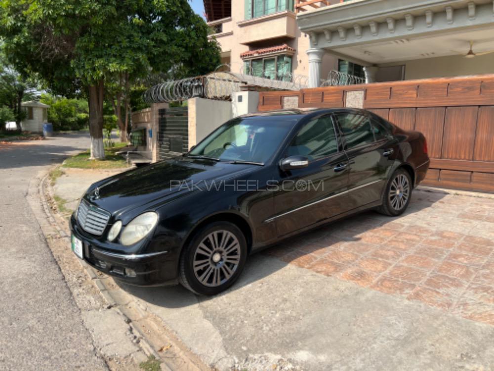 Mercedes Benz E Class 2004 for Sale in Islamabad Image-1