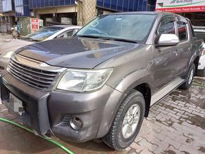 Toyota Hilux Vigo Champ G 2013 for Sale in Islamabad