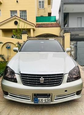 Toyota Crown - 2004