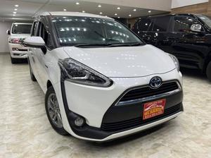 Toyota Sienta G 2016 for Sale in Lahore