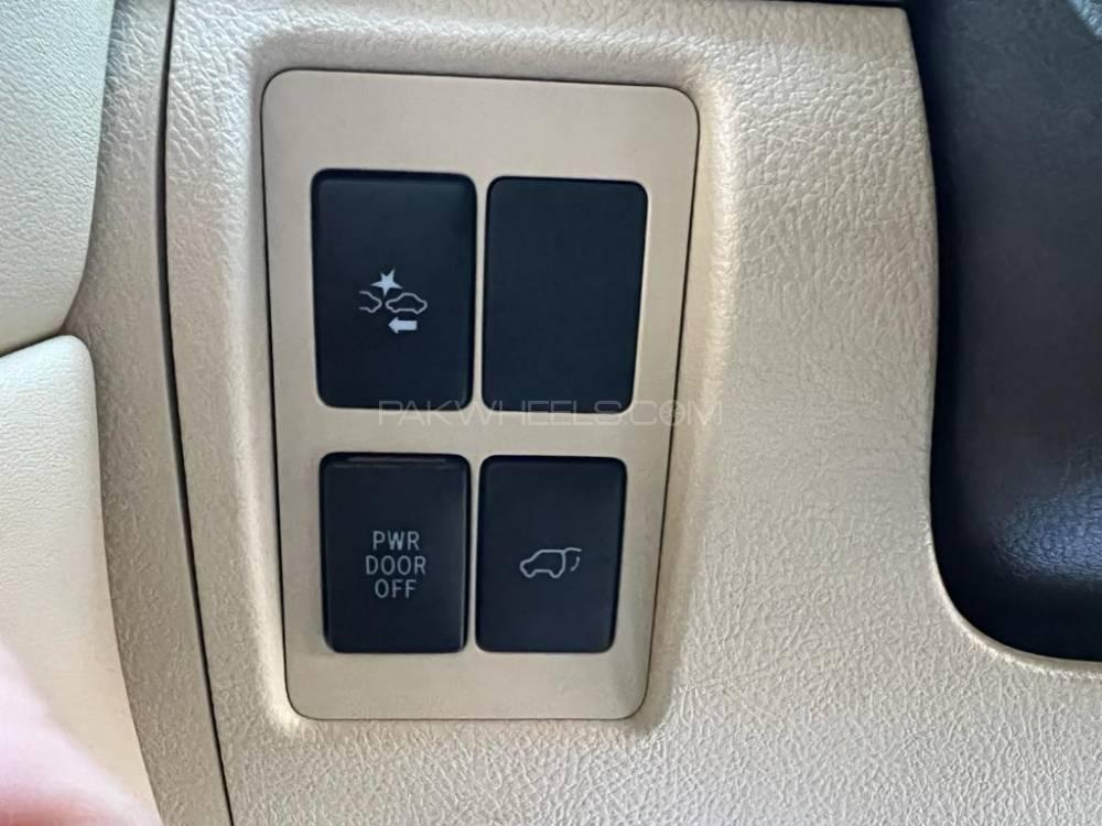 ٹویوٹا لینڈ کروزر 2016 for Sale in لاہور ٹویوٹا لینڈ کروزر 2016 for Sale in لاہور Image-12