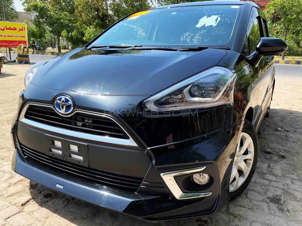 Toyota Sienta 2021 for Sale in Lahore Image-1