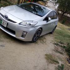Toyota Prius Alpha S L Selection 2010 for Sale in Mardan