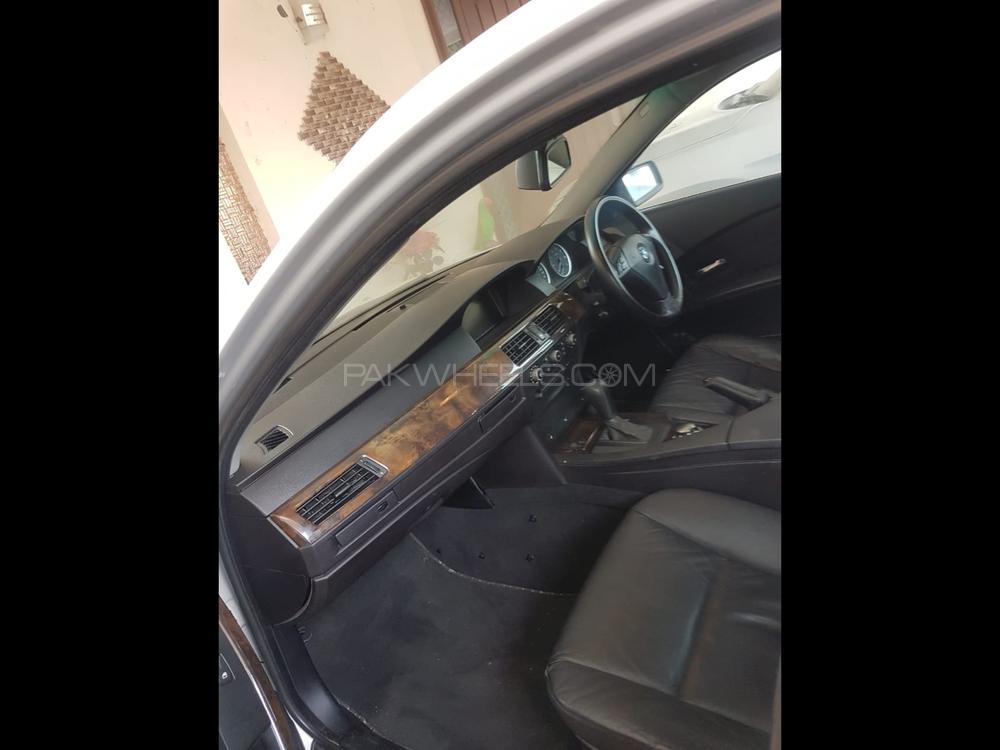بی ایم ڈبلیو 5 سیریز 2003 for Sale in لاہور بی ایم ڈبلیو 5 سیریز 2003 for Sale in لاہور Image-7