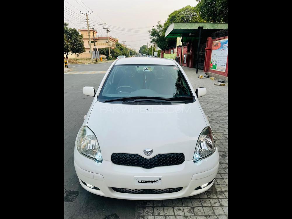 Toyota Vitz 2004 for Sale in Gujranwala Image-1